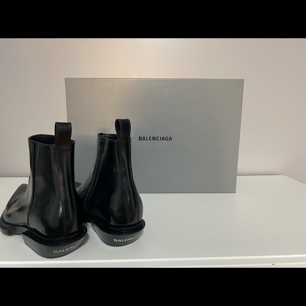 Balenciaga santiag calfskin leather boots!